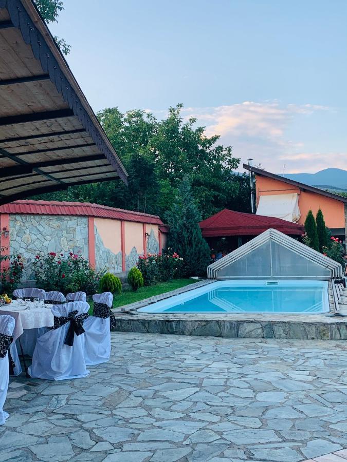 Alex & Maria Hotel Cărpinişu Exterior foto